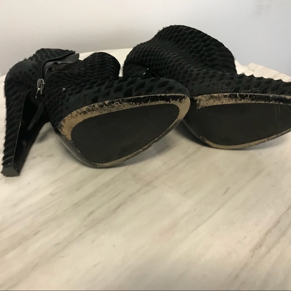 Black textured booties - Picture 3 of 3